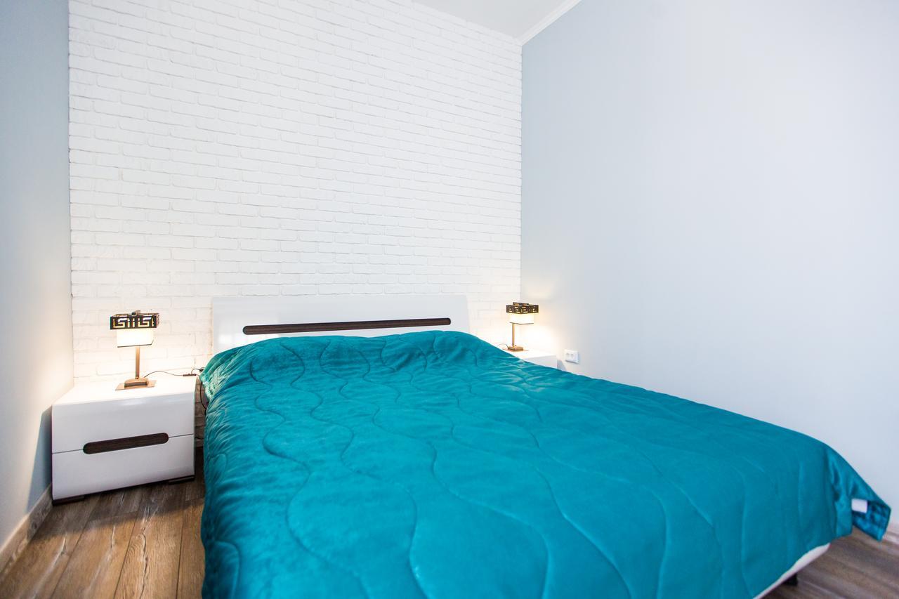 1 Bedroom Apartment Near Elizabeth'S The Cathedral Leópolis Exterior foto